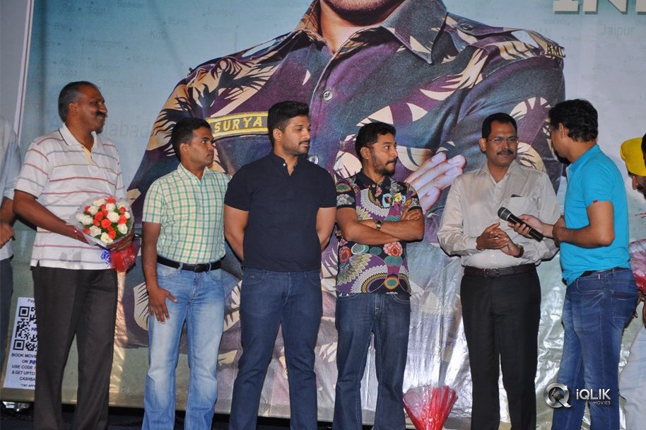 Army-People-Watching-Naa-Peru-Surya-Naa-illu-India-Movie-Photos